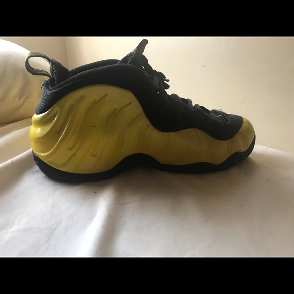 Size: 9 wu-tang foamposites - Picture 2 of 2